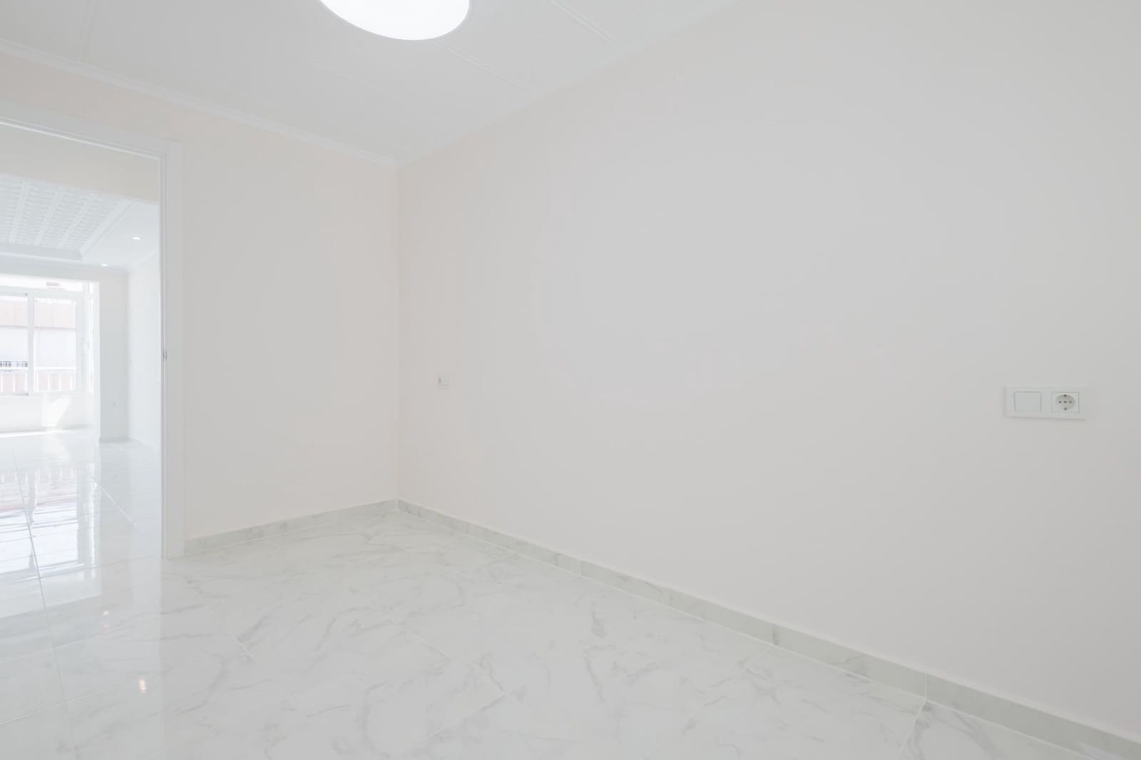 Apartamento de 3 habitaciones en Torrevieja en venta con piscina - 345.000 € (Ref: 9099546)