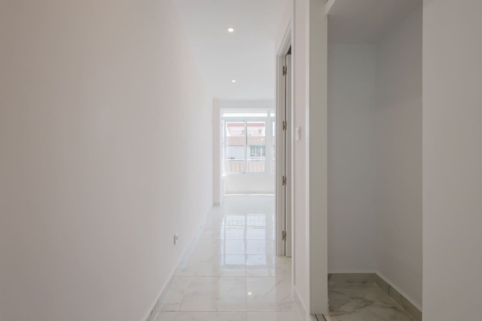 Apartamento de 3 habitaciones en Torrevieja en venta con piscina - 345.000 € (Ref: 9099546)