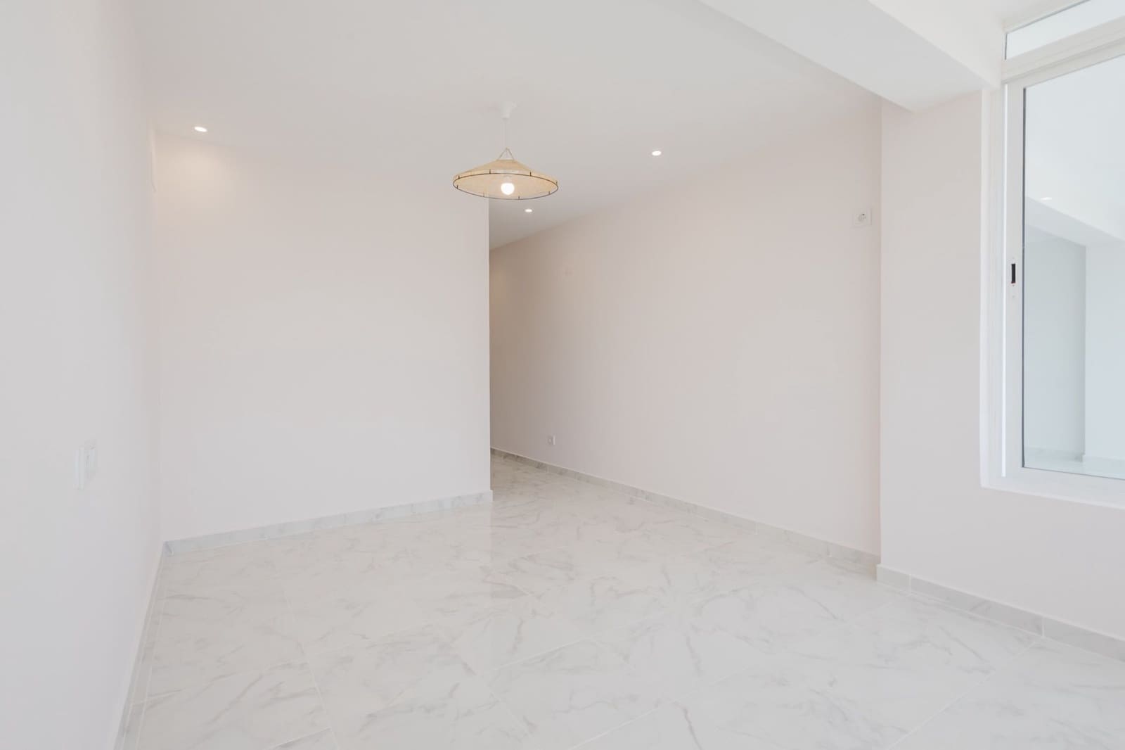 Apartamento de 3 habitaciones en Torrevieja en venta con piscina - 345.000 € (Ref: 9099546)