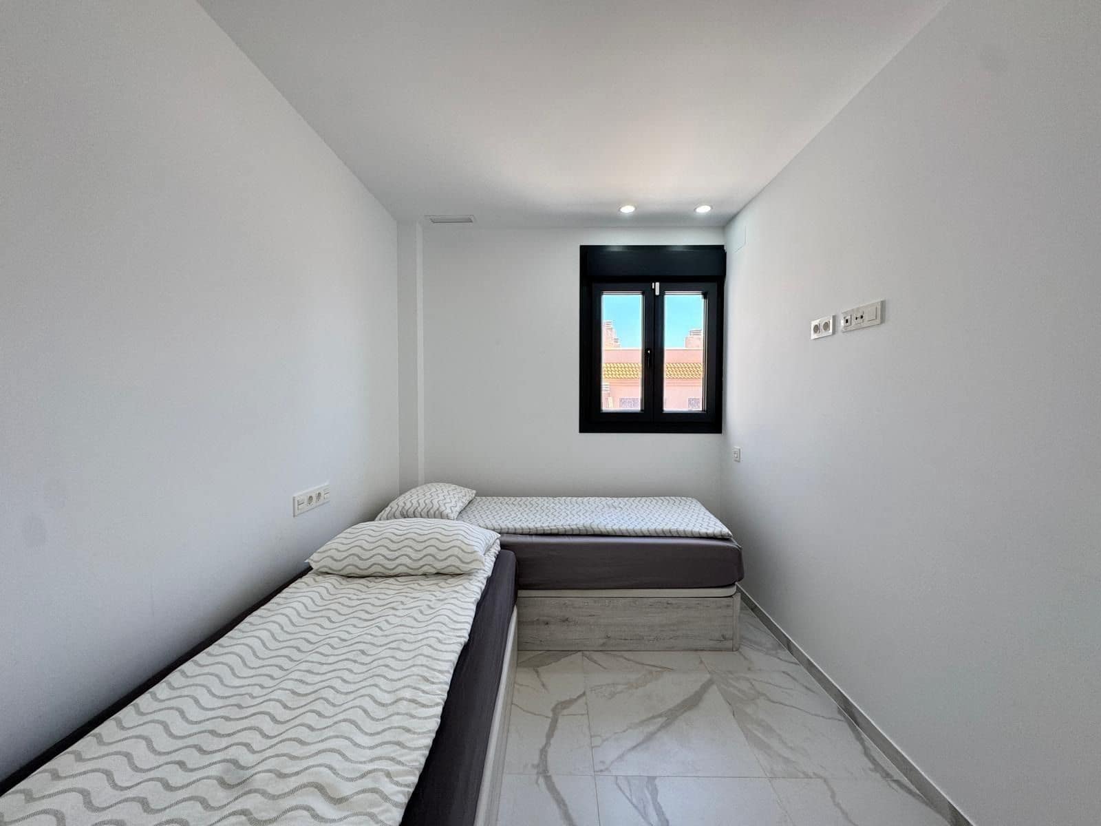 2 slaapkamer Penthouse te koop in Torrevieja met zwembad - € 390.000 (Ref: 9162746)