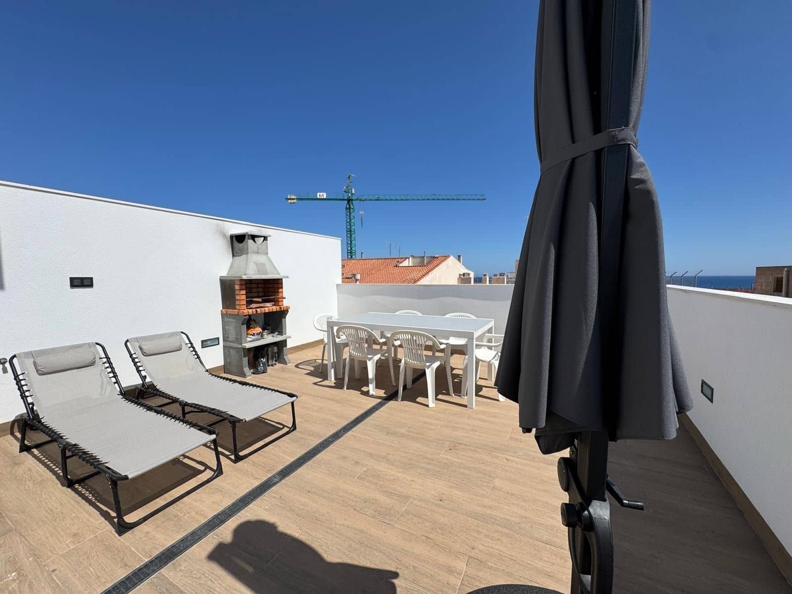 2 slaapkamer Penthouse te koop in Torrevieja met zwembad - € 390.000 (Ref: 9162746)