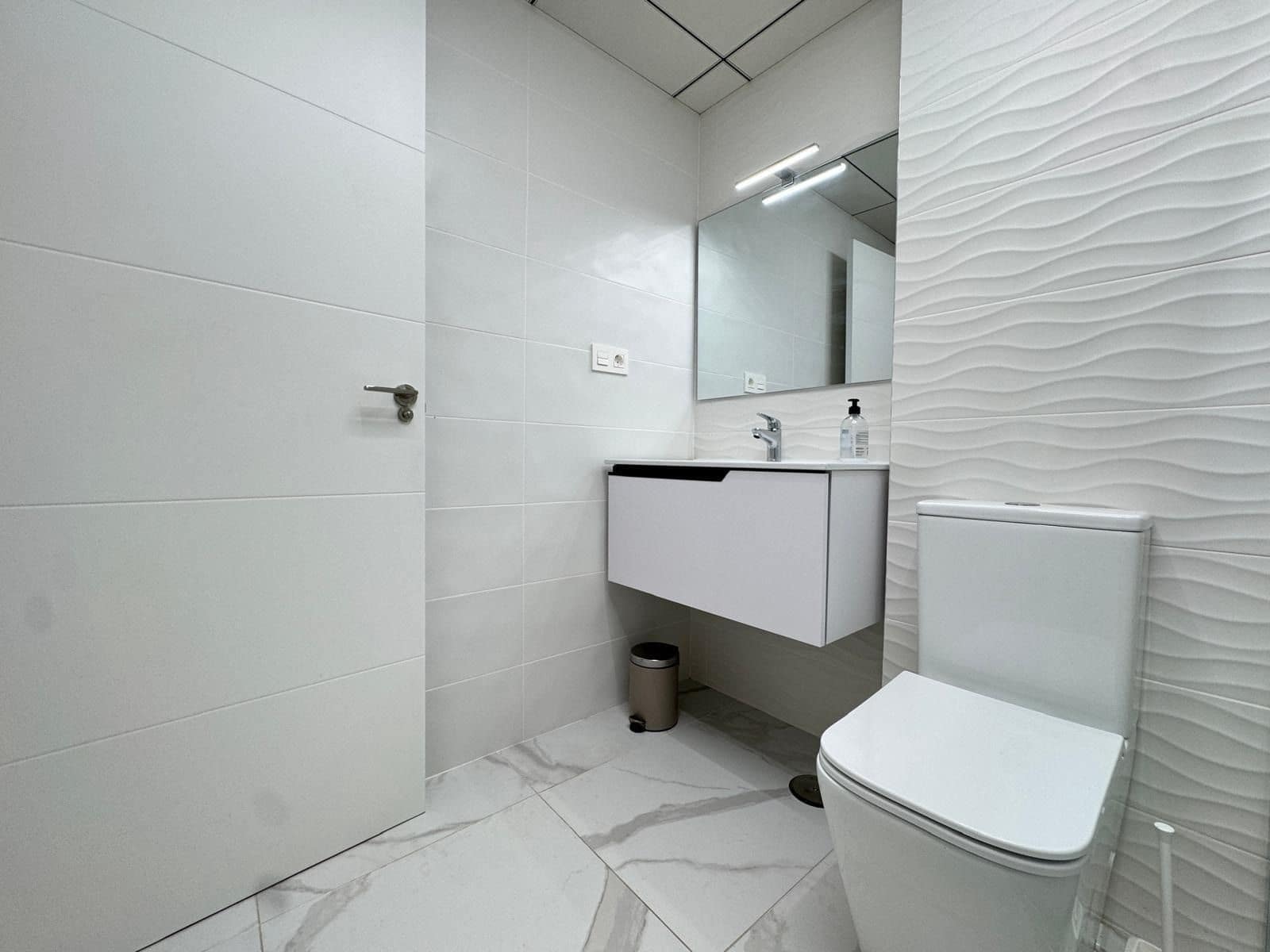 2 slaapkamer Penthouse te koop in Torrevieja met zwembad - € 390.000 (Ref: 9162746)