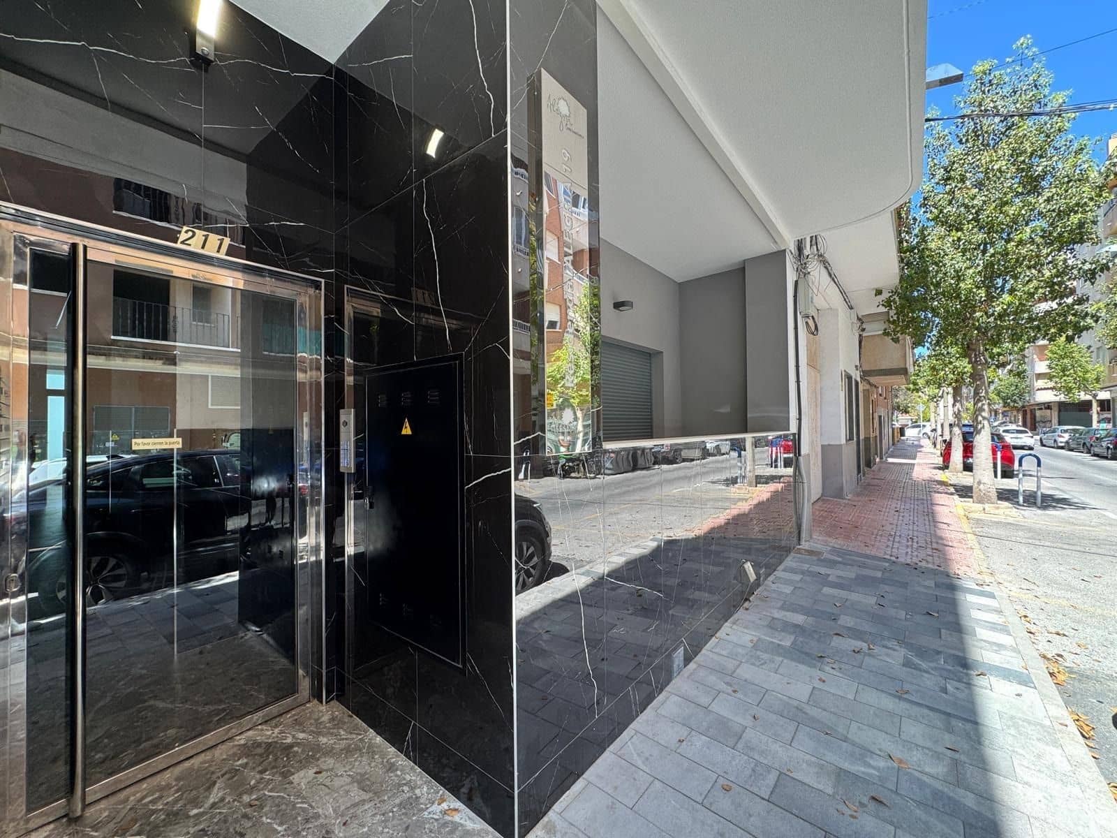 2 slaapkamer Penthouse te koop in Torrevieja met zwembad - € 390.000 (Ref: 9162746)