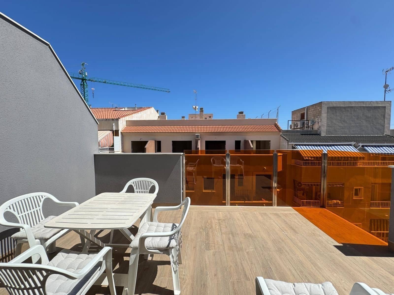 2 slaapkamer Penthouse te koop in Torrevieja met zwembad - € 390.000 (Ref: 9162746)