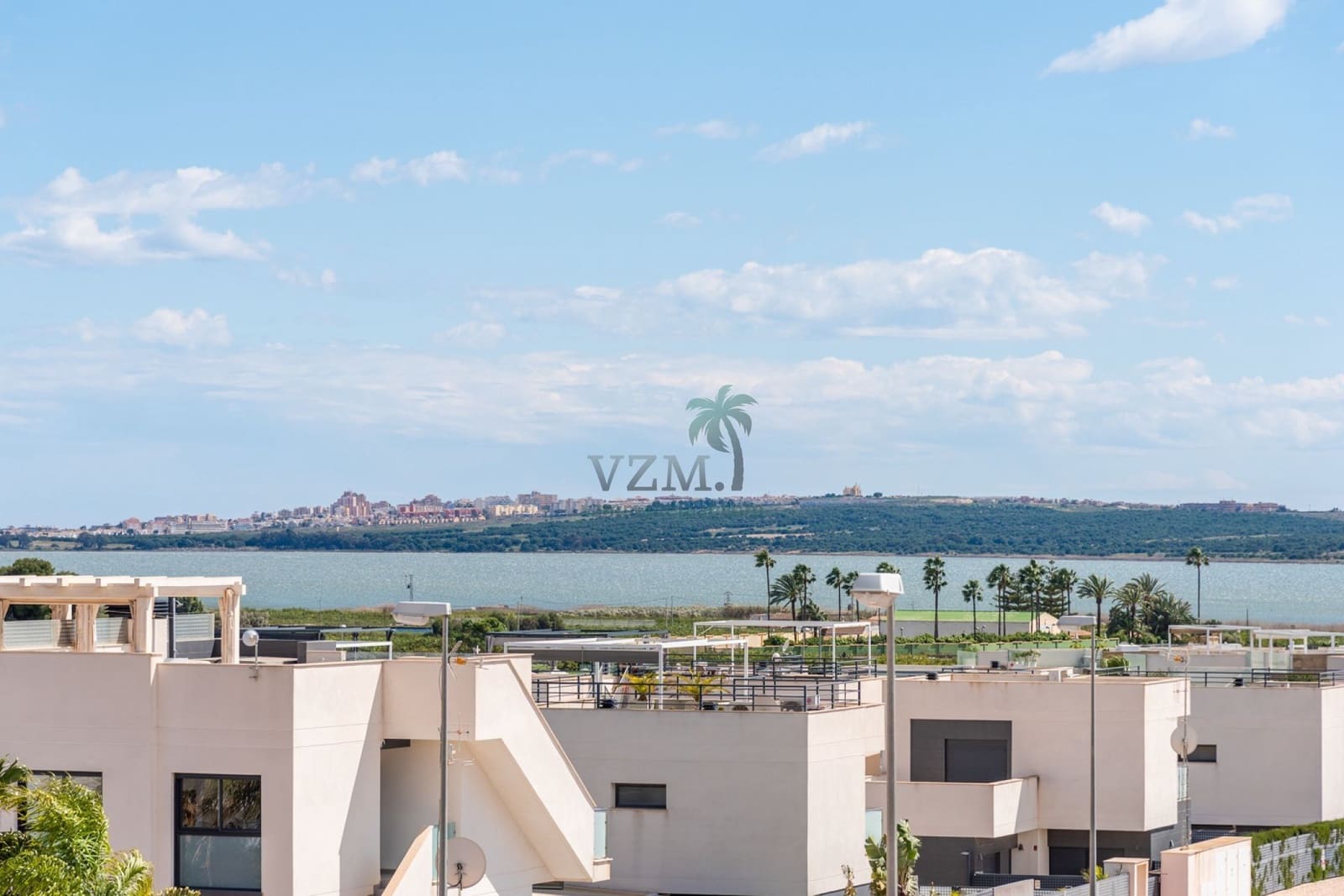 3 bedroom Villa for sale in Los Montesinos with pool - € 480,000 (Ref: 9183288)