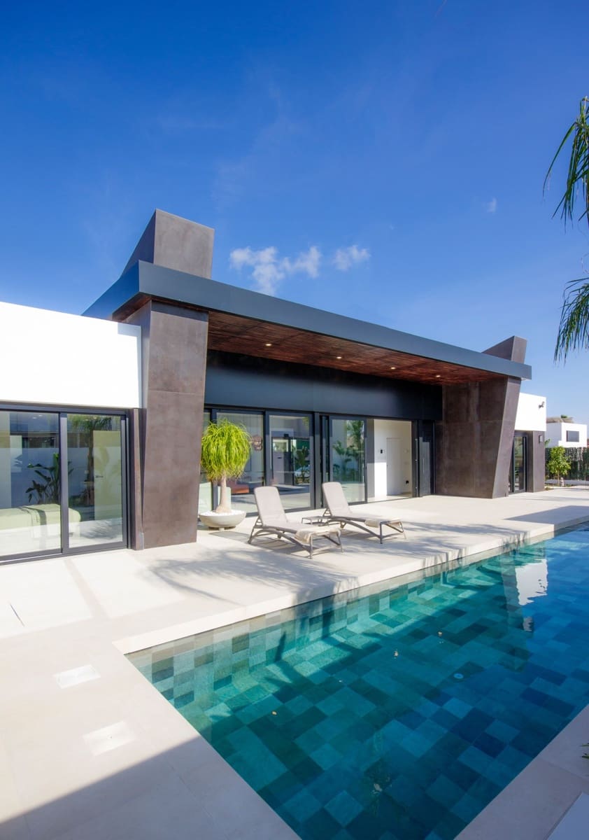 3 slaapkamer Villa te koop in Ciudad Quesada met zwembad garage - € 639.999 (Ref: 9212535)