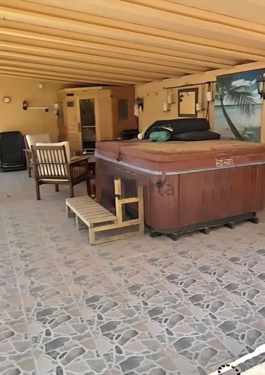 5 bedroom Commercial for sale in Moralet with pool garage - € 495,000 (Ref: 9232344)