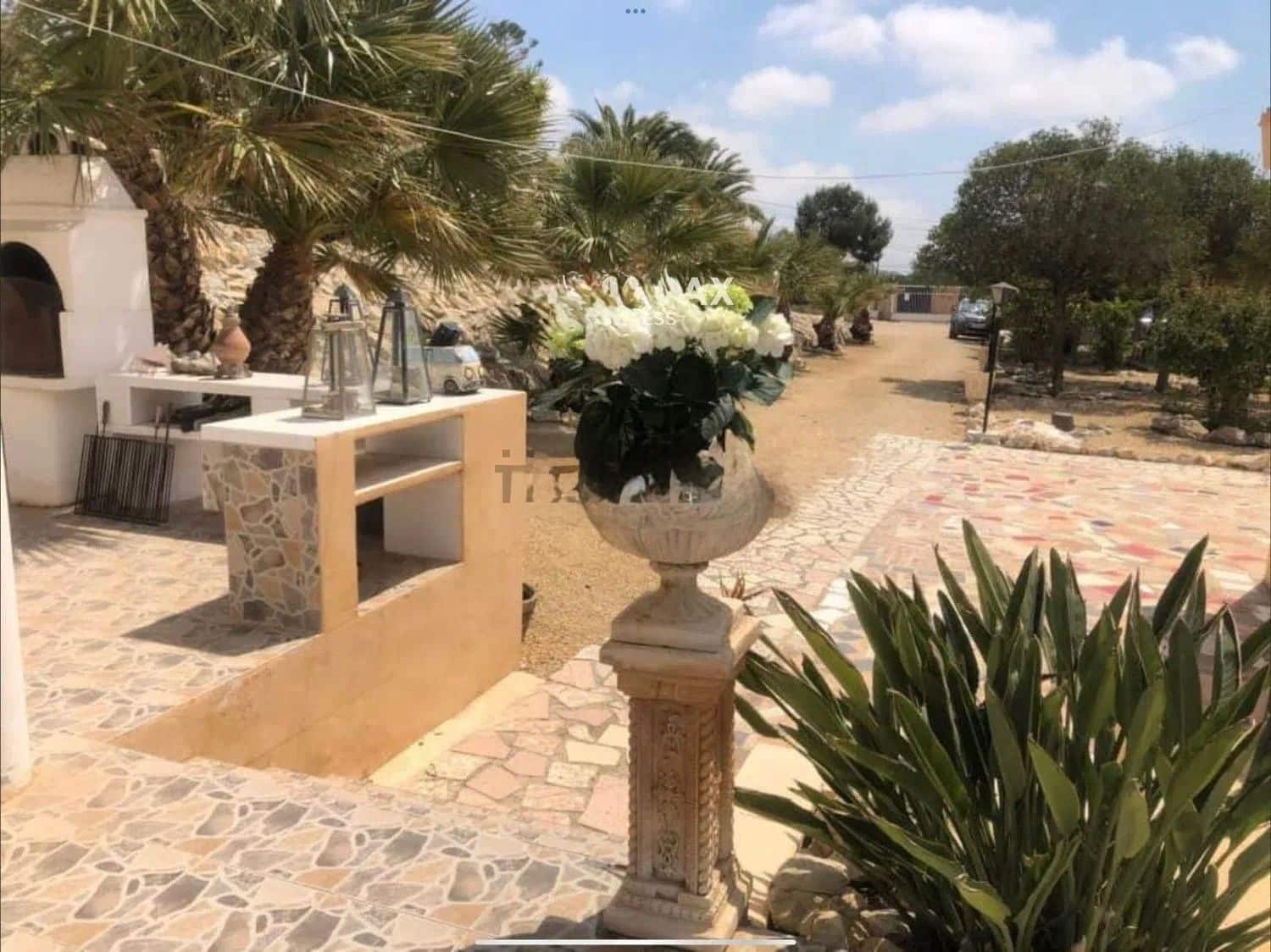 5 bedroom Commercial for sale in Moralet with pool garage - € 495,000 (Ref: 9232344)