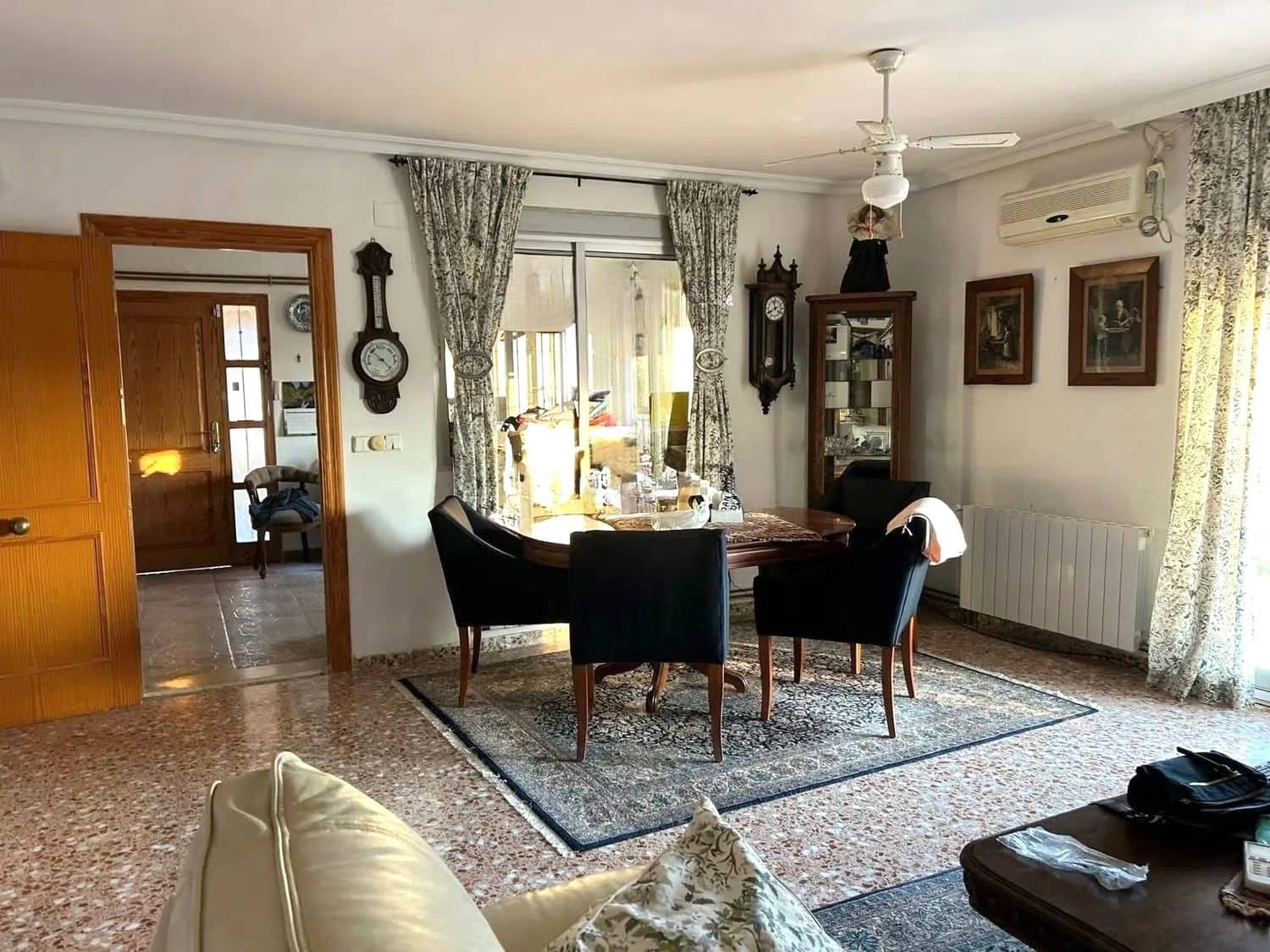 5 bedroom Commercial for sale in Moralet with pool garage - € 495,000 (Ref: 9232344)