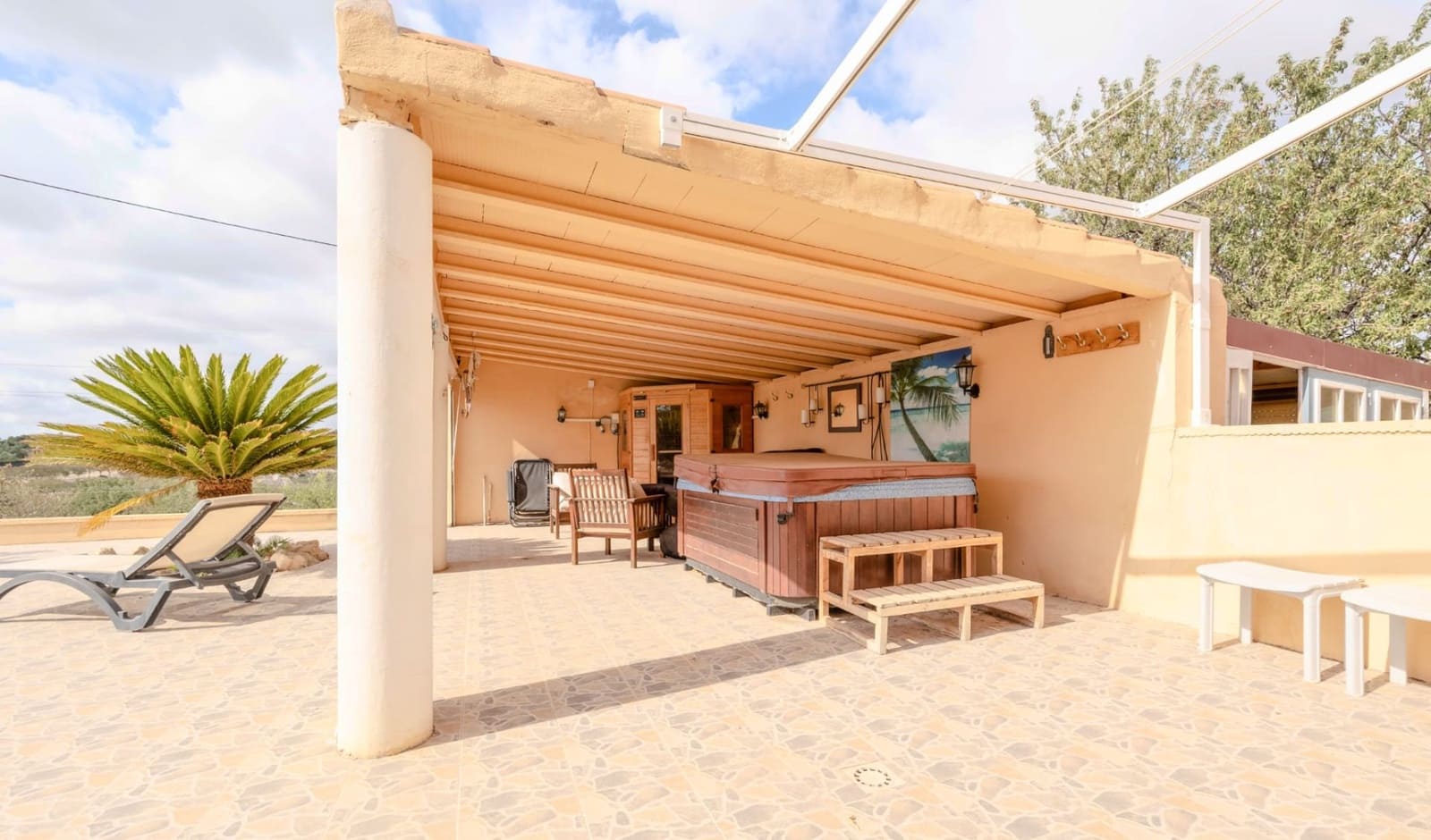 5 bedroom Commercial for sale in Moralet with pool garage - € 495,000 (Ref: 9232344)