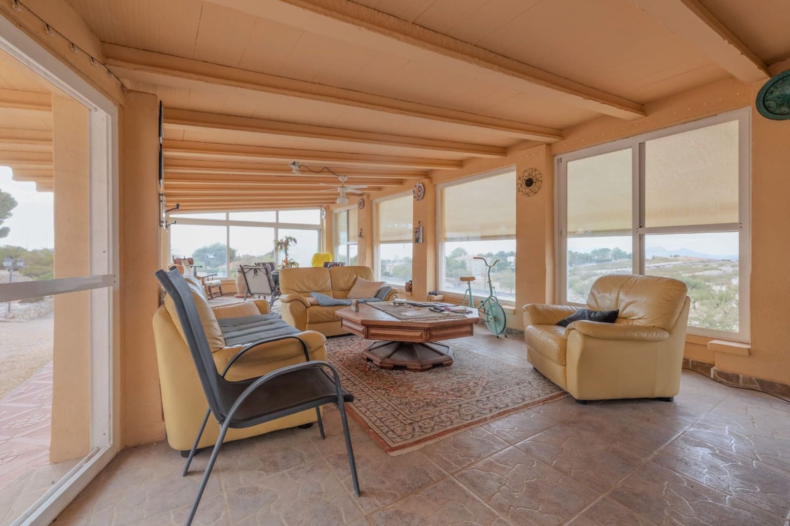 5 bedroom Commercial for sale in Moralet with pool garage - € 495,000 (Ref: 9232344)