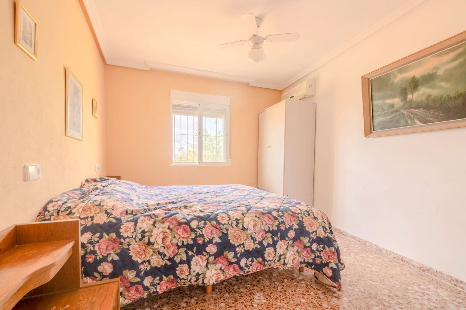 5 bedroom Commercial for sale in Moralet with pool garage - € 495,000 (Ref: 9232344)