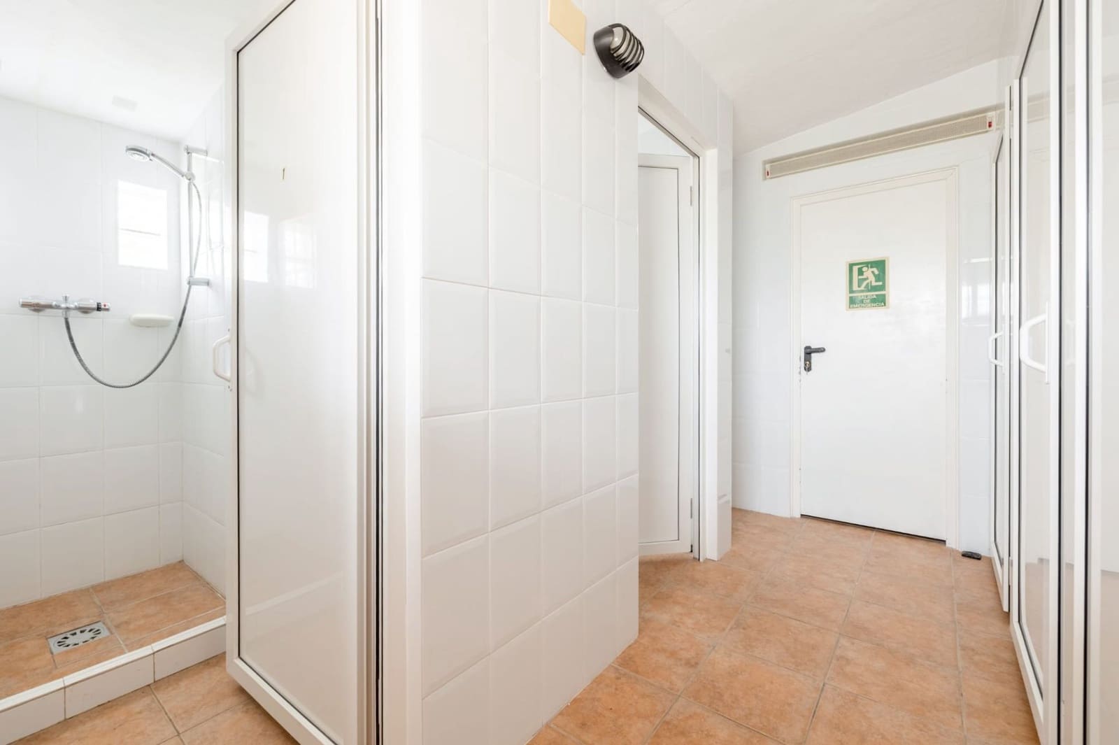 5 bedroom Commercial for sale in Moralet with pool garage - € 495,000 (Ref: 9232344)