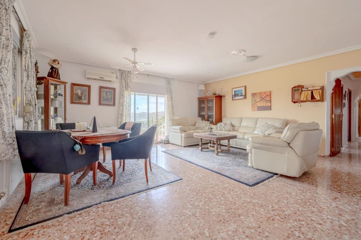 5 chambre Local Commercial à vendre à Alicante ville avec piscine garage - 495 000 € (Ref: 9232344)