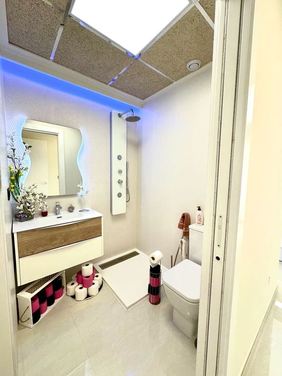 2 bedroom Bungalow for sale in Torrevieja - € 299,000 (Ref: 9395745)