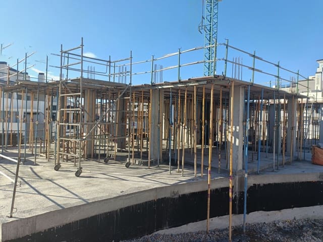 2 Zimmer Apartment zu verkaufen in Dehesa de Campoamor, Orihuela mit Pool Garage - 255.000 € (Ref: 9455900)