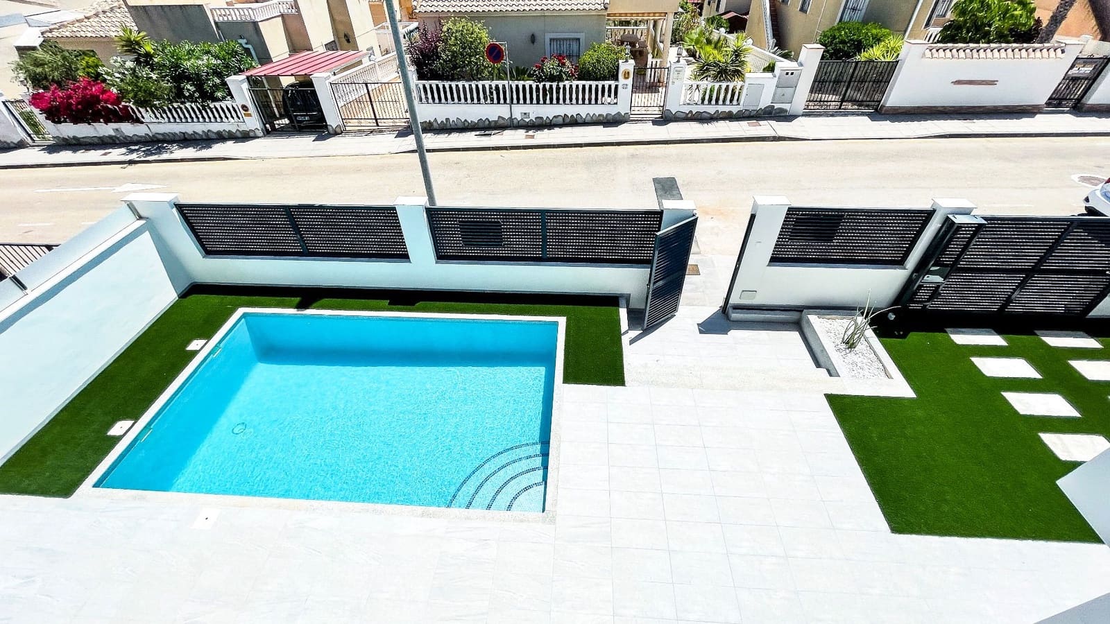 3 bedroom Villa for sale in Pinar de Campoverde with garage - € 415,840 (Ref: 9473852)