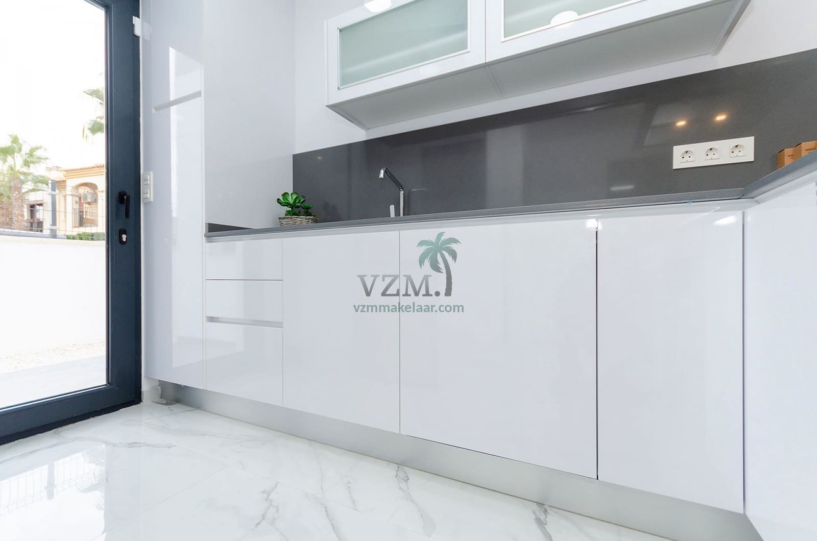 3 camera da letto Villa in vendita in Torrevieja con piscina garage - 360.000 € (Rif: 9474585)