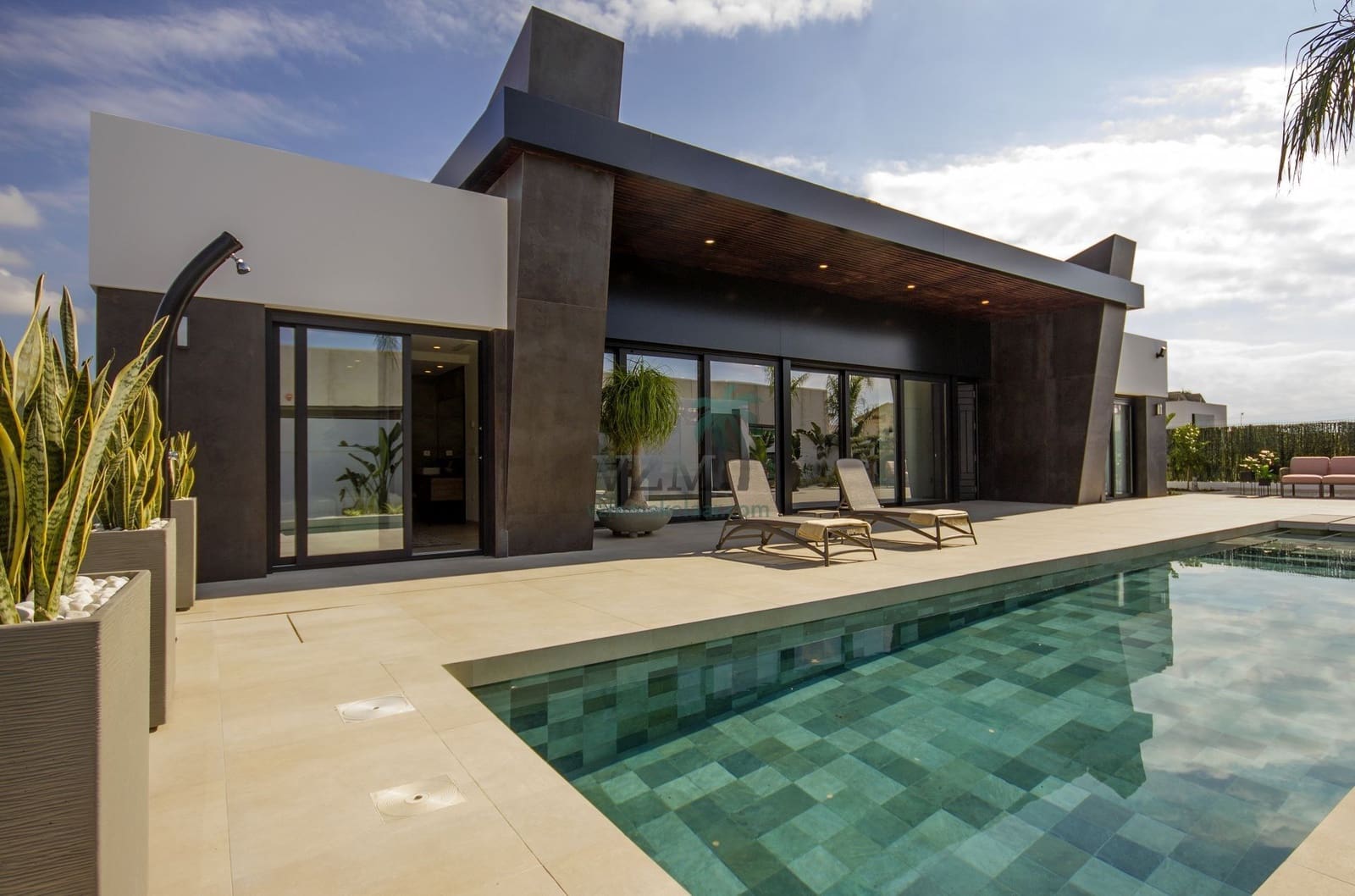 Villa for sale in Ciudad Quesada with pool garage - € 699,900 (Ref: 9474599)