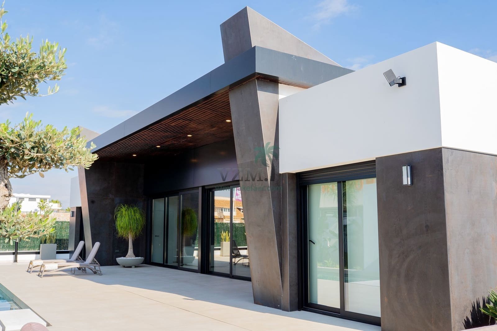 Villa for sale in Ciudad Quesada with pool garage - € 699,900 (Ref: 9474599)