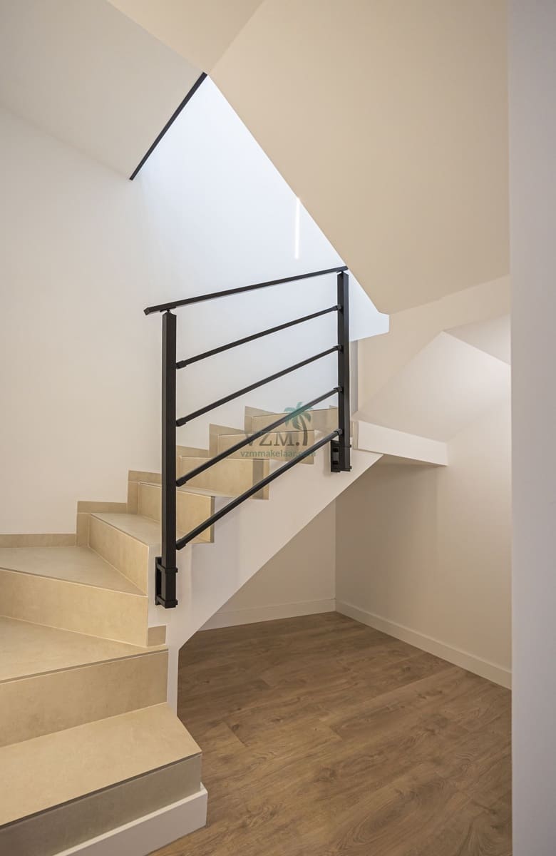 Villa for sale in Ciudad Quesada with pool garage - € 699,900 (Ref: 9474599)