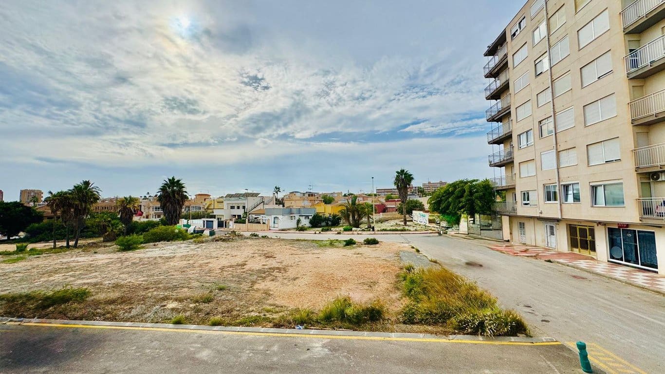 Apartamento de 3 habitaciones en Torrevieja en venta con garaje - 158.000 € (Ref: 9509722)