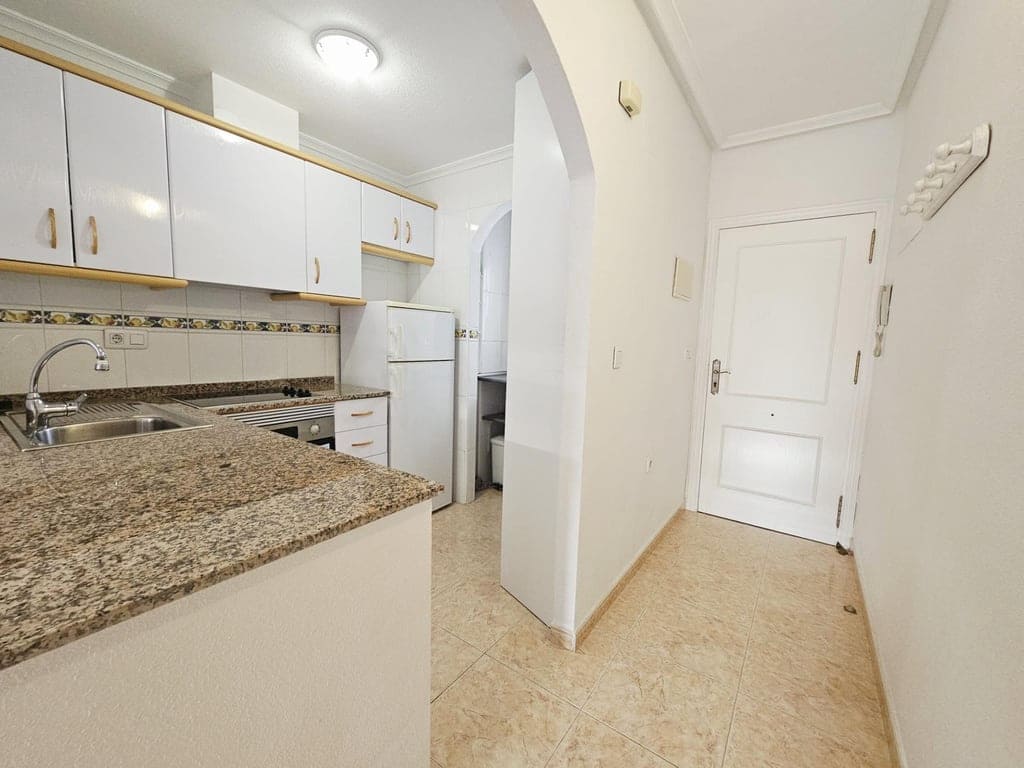 2 bedroom Apartment for sale in Torrevieja with pool garage - € 139,900 (Ref: 9509725)