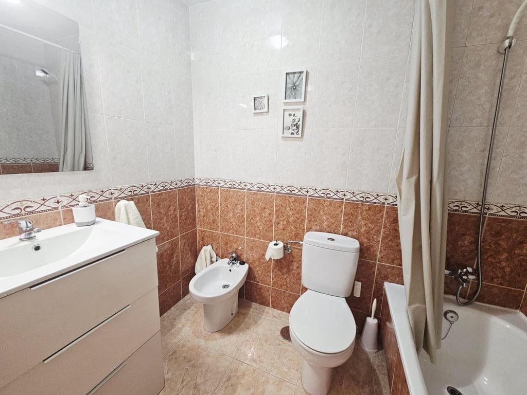 2 bedroom Apartment for sale in Torrevieja with pool garage - € 139,900 (Ref: 9509725)