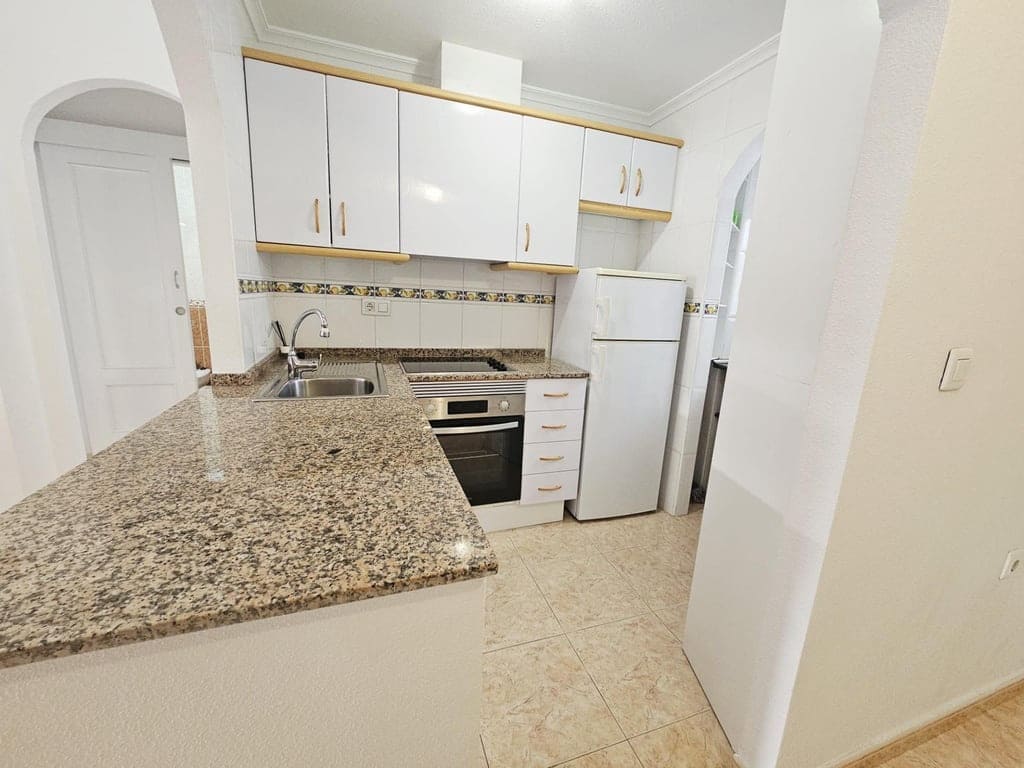 2 bedroom Apartment for sale in Torrevieja with pool garage - € 139,900 (Ref: 9509725)