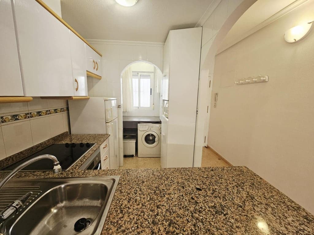 2 bedroom Apartment for sale in Torrevieja with pool garage - € 139,900 (Ref: 9509725)