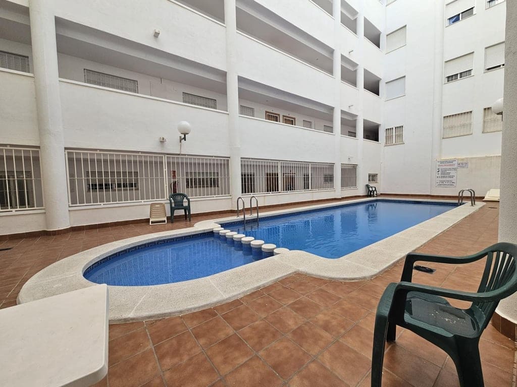 2 bedroom Apartment for sale in Torrevieja with pool garage - € 139,900 (Ref: 9509725)