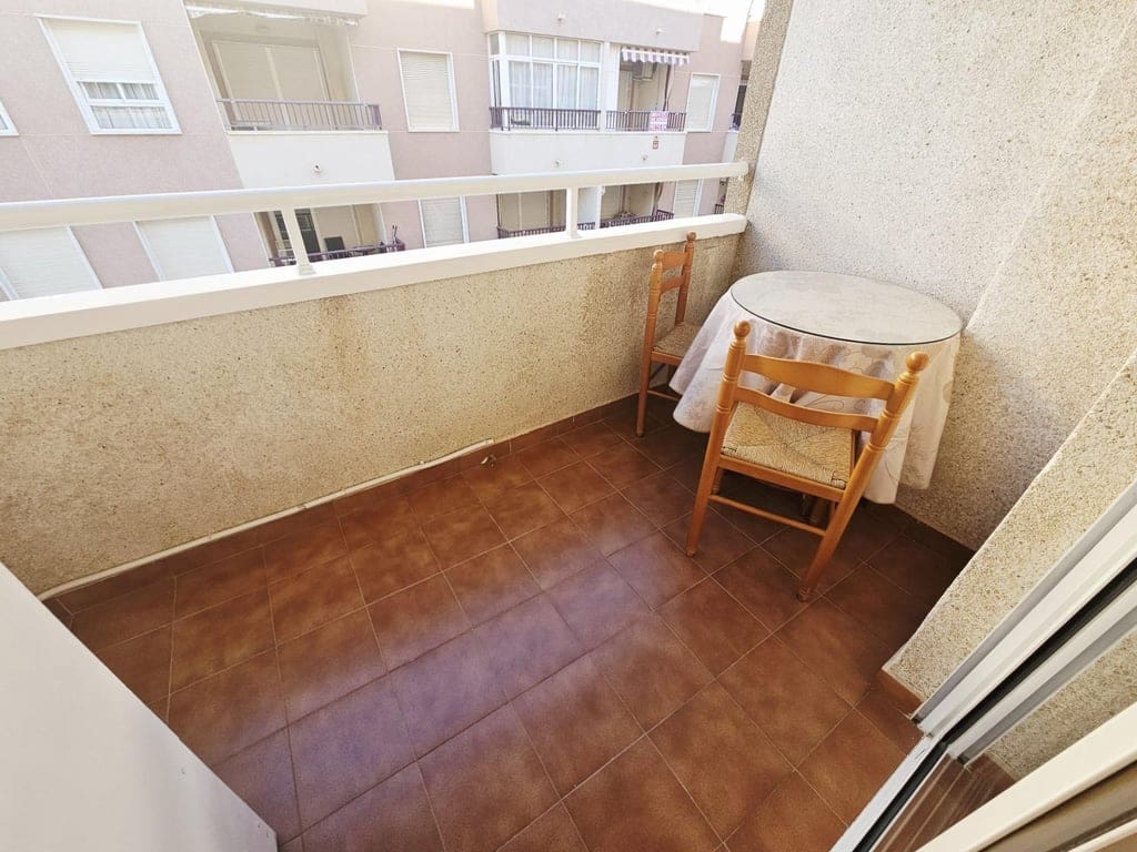 2 bedroom Apartment for sale in Torrevieja with pool garage - € 139,900 (Ref: 9509725)