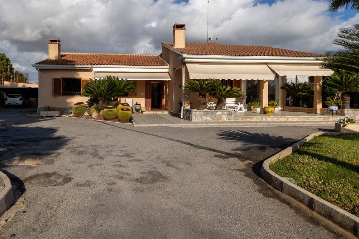 4 slaapkamer Villa te koop in Santa Pola met zwembad garage - € 545.000 (Ref: 9509729)