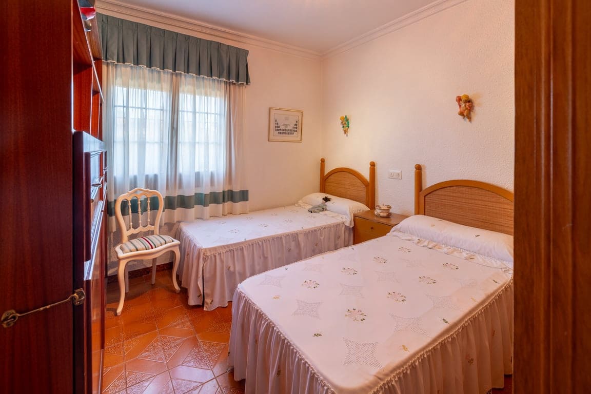 4 slaapkamer Villa te koop in Santa Pola met zwembad garage - € 545.000 (Ref: 9509729)