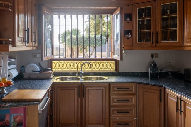 4 slaapkamer Villa te koop in Noroeste, Santa Pola met zwembad garage - € 545.000 (Ref: 9509729)