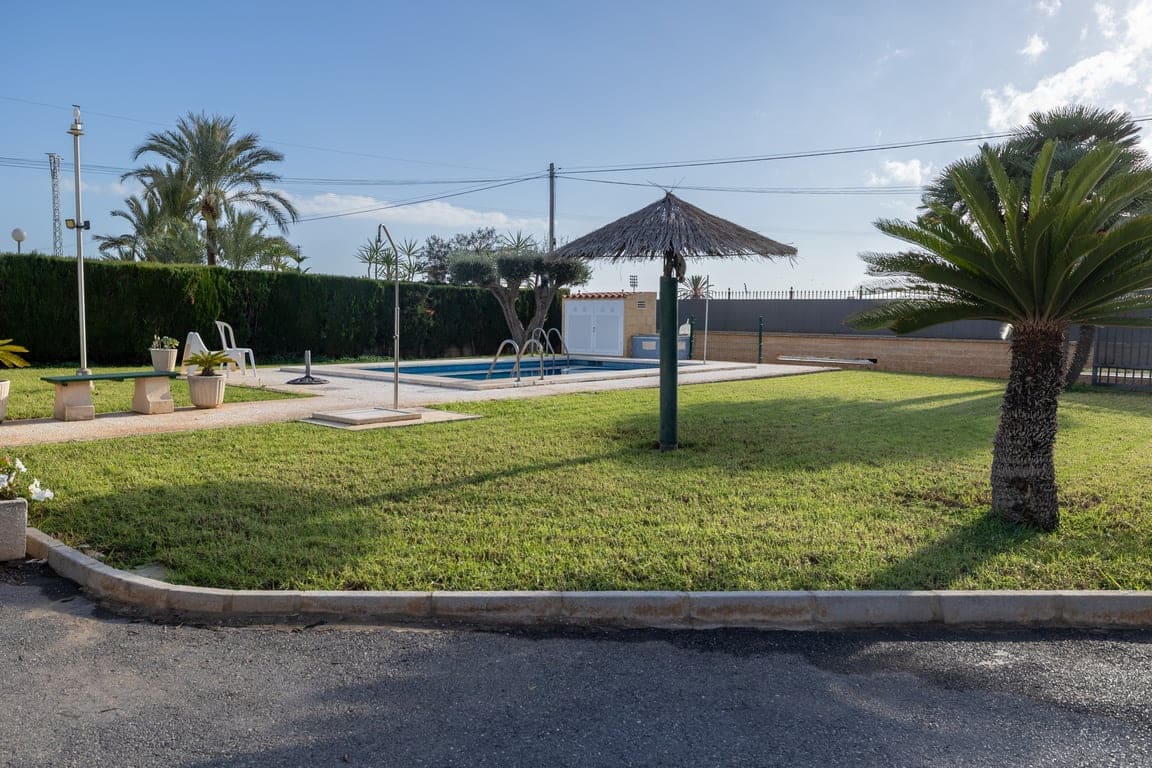 4 slaapkamer Villa te koop in Santa Pola met zwembad garage - € 545.000 (Ref: 9509729)