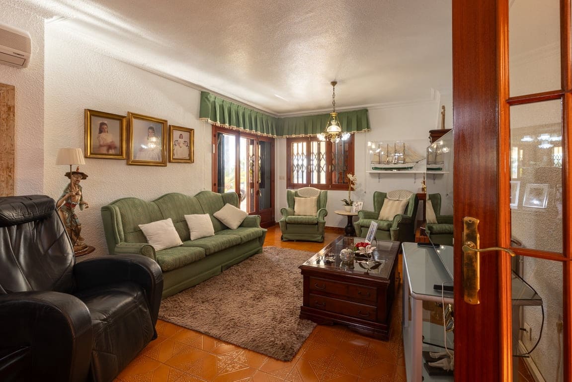 4 slaapkamer Villa te koop in Santa Pola met zwembad garage - € 545.000 (Ref: 9509729)