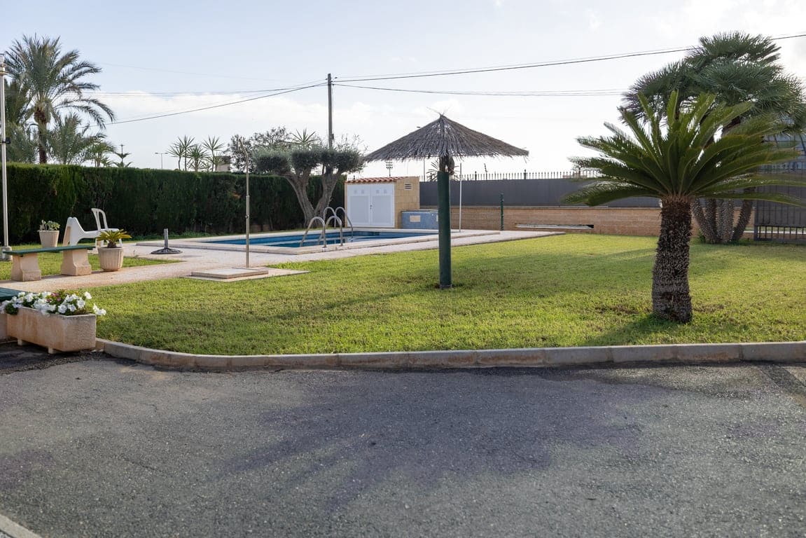 4 slaapkamer Villa te koop in Santa Pola met zwembad garage - € 545.000 (Ref: 9509729)