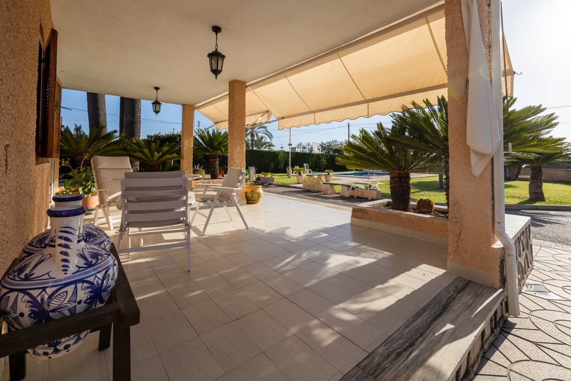 4 slaapkamer Villa te koop in Santa Pola met zwembad garage - € 545.000 (Ref: 9509729)