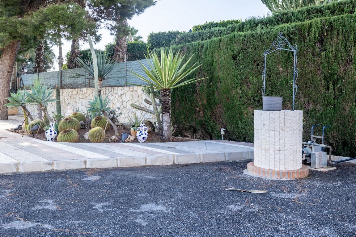 4 slaapkamer Villa te koop in Santa Pola met zwembad garage - € 545.000 (Ref: 9509729)