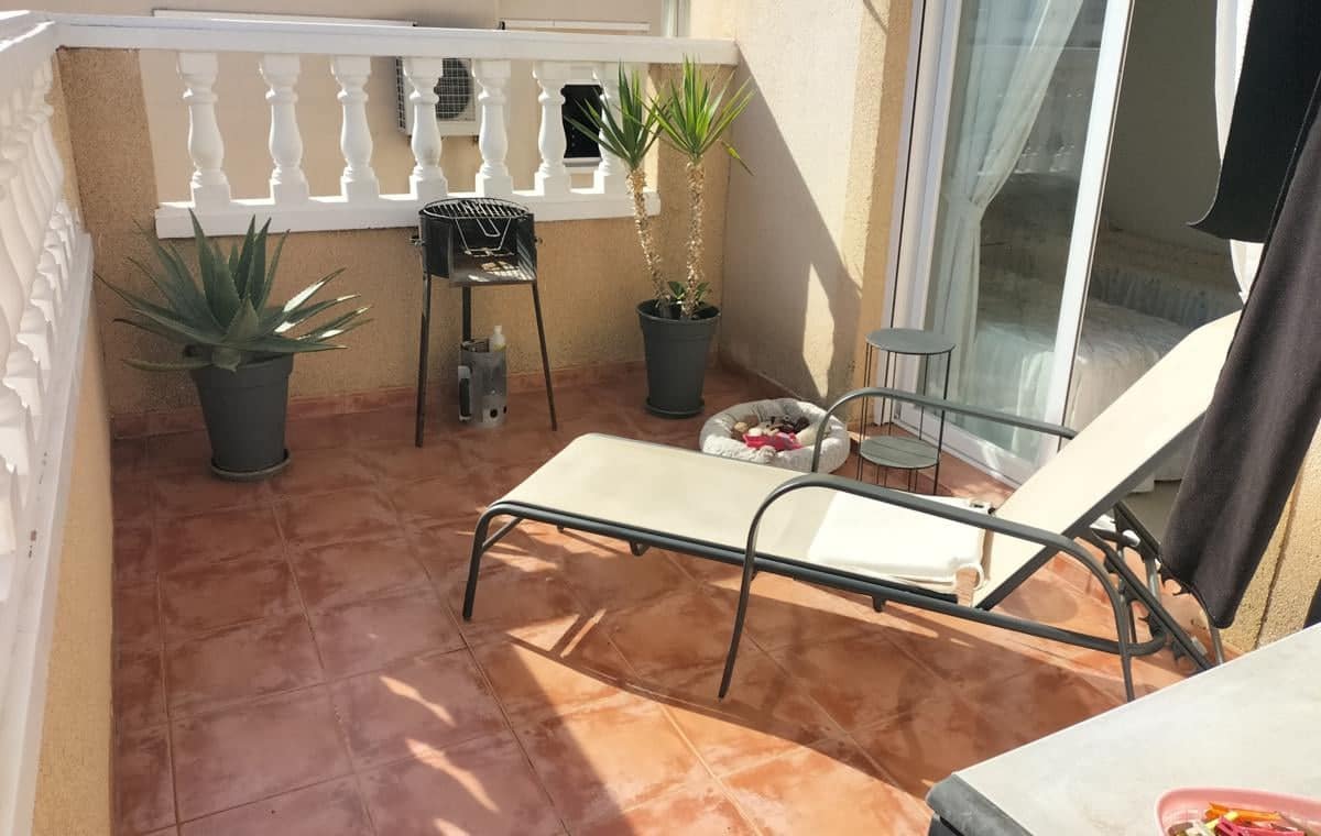 2 makuuhuone Huoneisto myytävänä paikassa Torrevieja mukana uima-altaan 
autotalli - 139 000 € (Ref: 9509730)