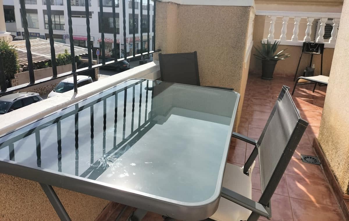 2 makuuhuone Huoneisto myytävänä paikassa Torrevieja mukana uima-altaan 
autotalli - 139 000 € (Ref: 9509730)