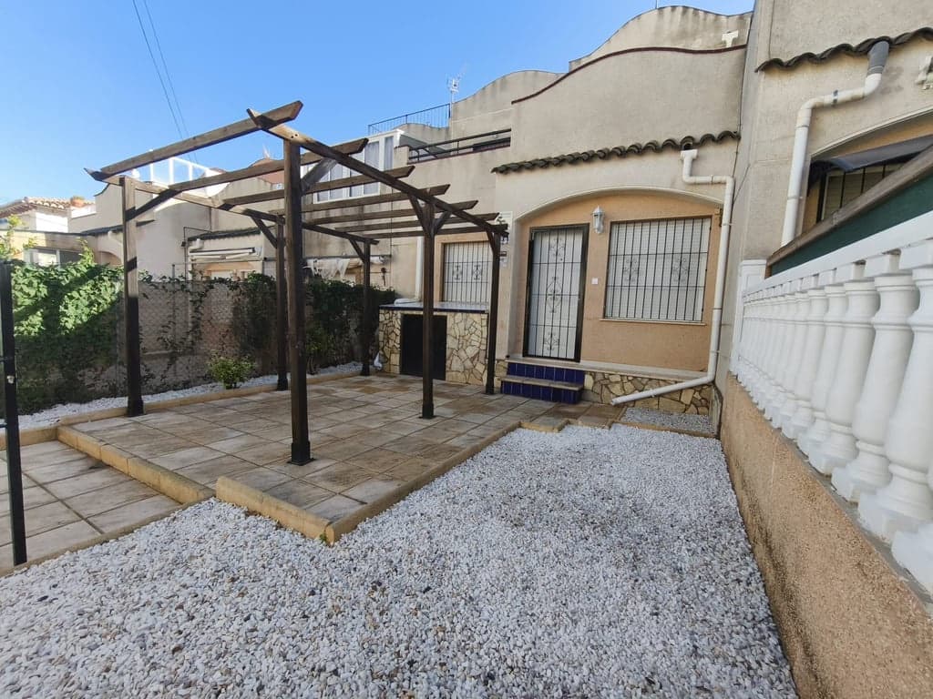1 slaapkamer Appartement te koop in Torrevieja met zwembad - € 149.000 (Ref: 9509731)