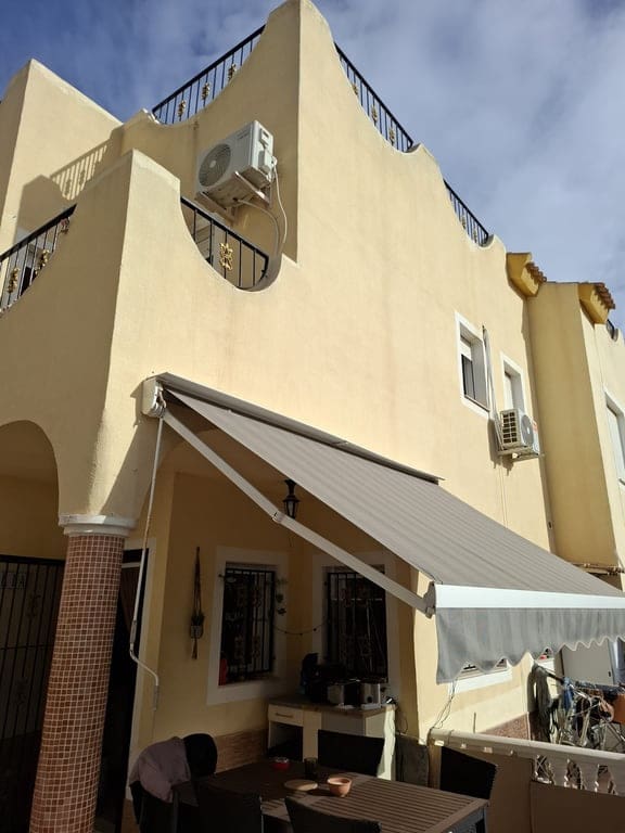 Chalet de 3 habitaciones en San Fulgencio en alquiler con piscina garaje - 1.000 € (Ref: 9525301)