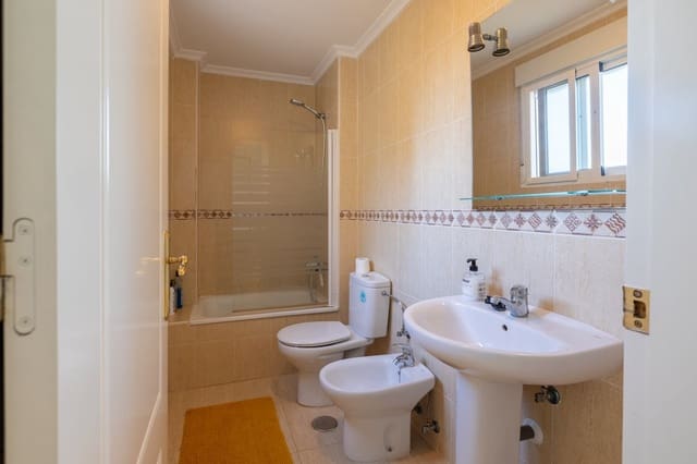 Apartamento de 2 habitaciones en Daya Nueva en venta con piscina - 135.000 € (Ref: 9691465)