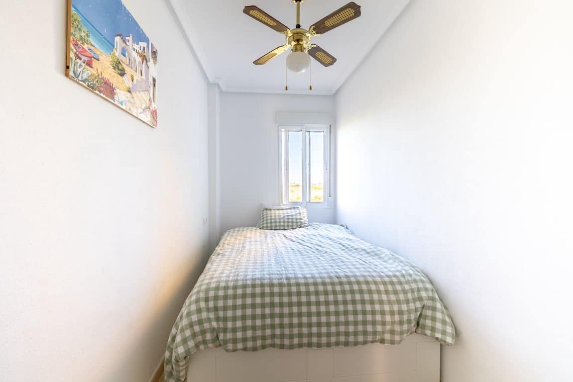 2 bedroom Apartment for sale in Daya Nueva with pool - € 135,000 (Ref: 9691465)