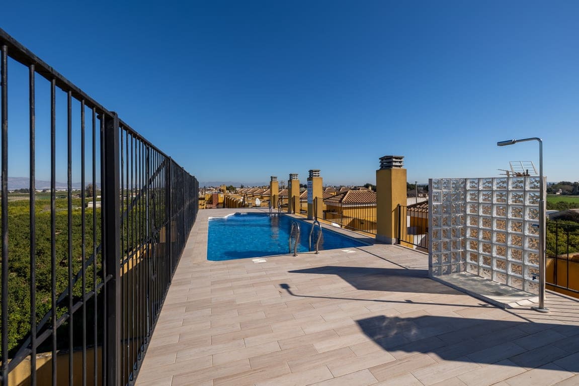 2 bedroom Apartment for sale in Daya Nueva with pool - € 135,000 (Ref: 9691465)