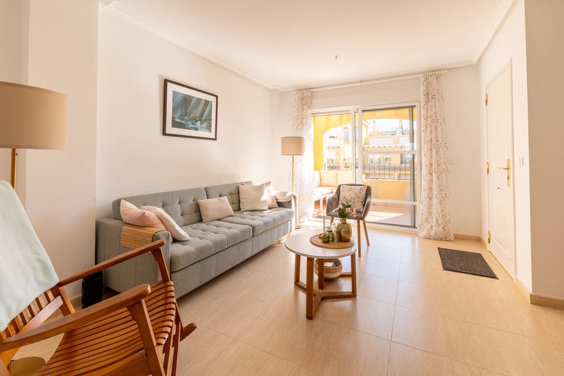 2 bedroom Apartment for sale in Daya Nueva with pool - € 135,000 (Ref: 9691465)