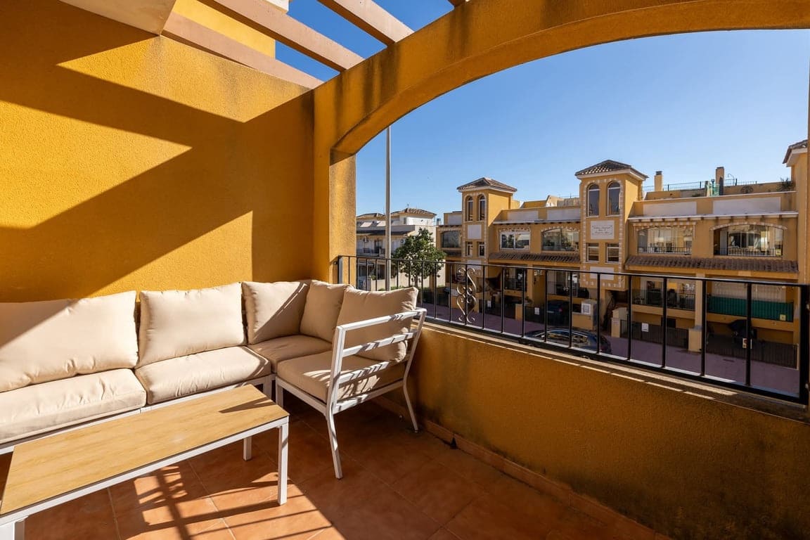 2 bedroom Apartment for sale in Daya Nueva with pool - € 135,000 (Ref: 9691465)