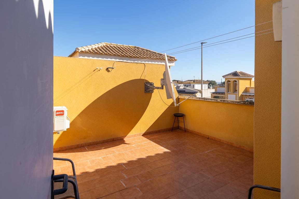 2 bedroom Apartment for sale in Daya Nueva with pool - € 135,000 (Ref: 9691465)